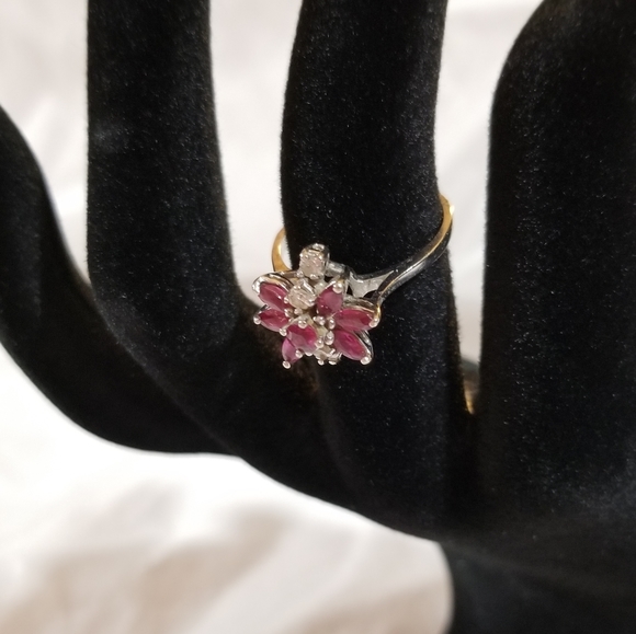 Vintage Famor 14K White Gold Ruby and Diamond Flower Ring, Size 6 - Picture 2 of 10